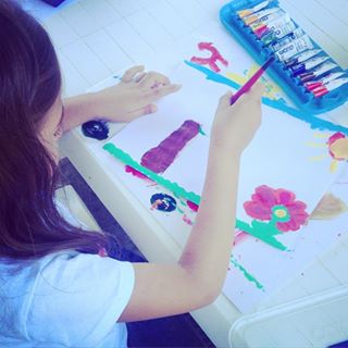 Pendant la sieste des petits cest atelier peinture avec Princessehellip